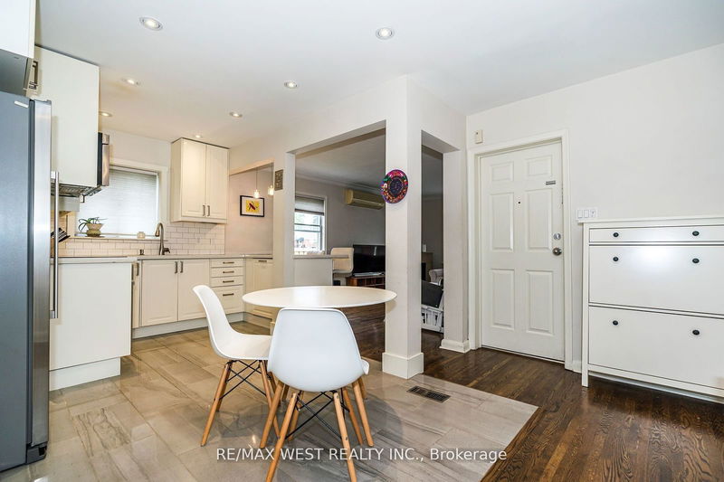 34 Penhurst Ave  Toronto, M8Y 3A9 | Image 4