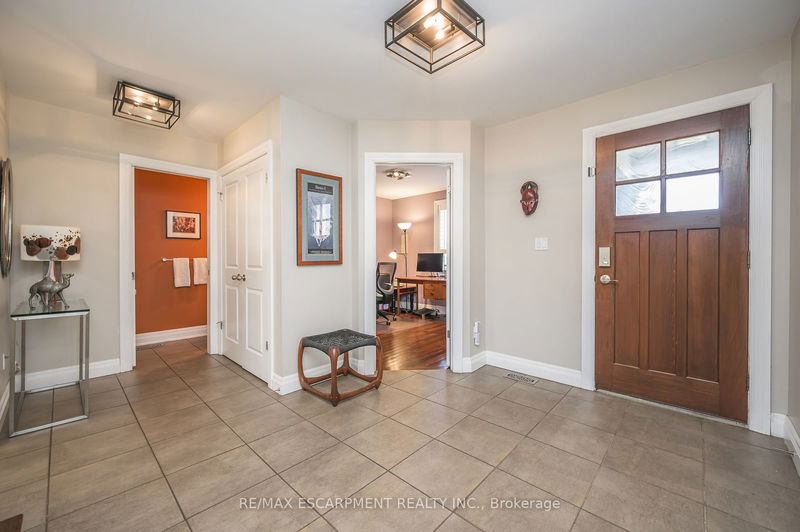 402 Patricia Dr  Burlington, L7T 1K2 | Image 3