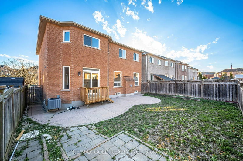 4 Nomad Cres  Brampton, L6Y 5N5 | Image 31