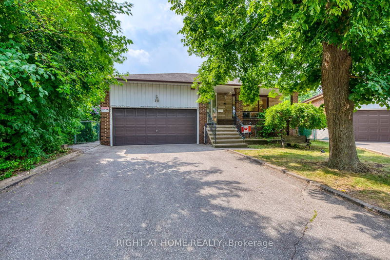 10 Robwill Crt  Brampton, L6V 3H3 | Image 1