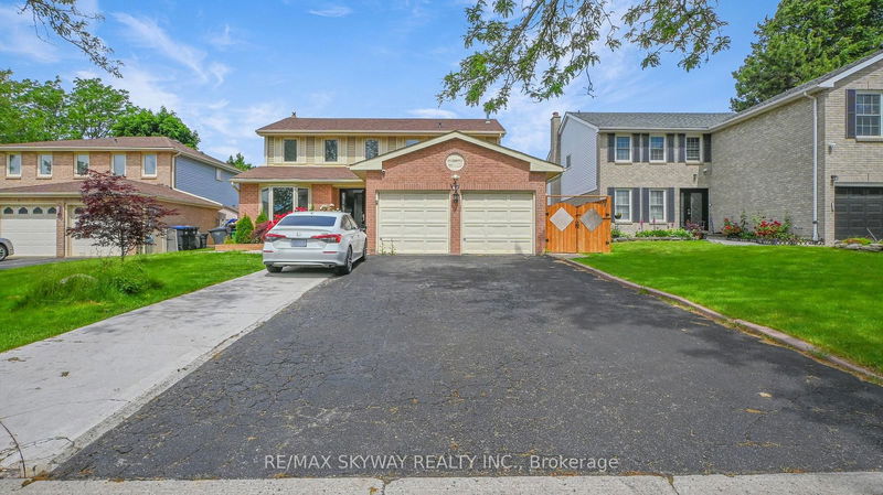 17 Nantucket Cres  Brampton, L6S 3X4 | Image 1