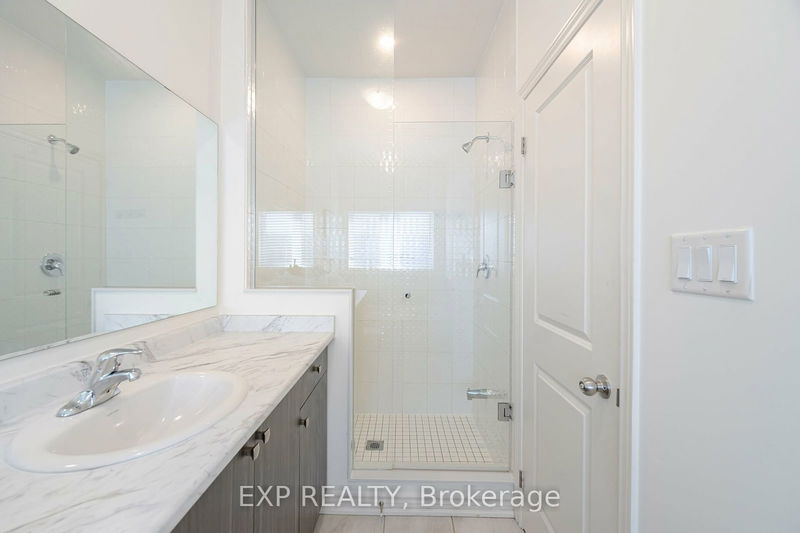 10 Donald Ficht Cres  Brampton, L7A 5H8 | Image 19