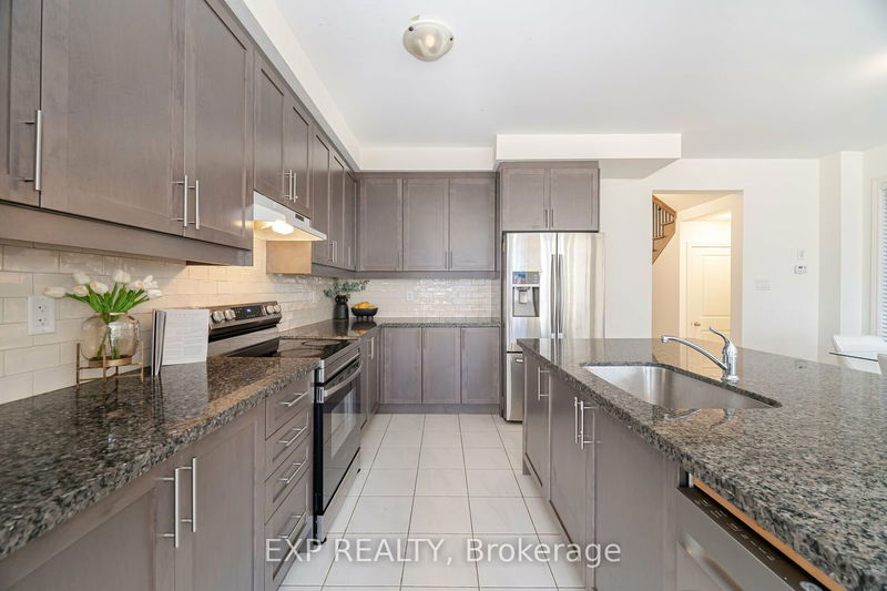 10 Donald Ficht Cres  Brampton, L7A 5H8 | Image 9