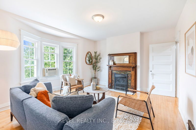 home for sale on 707 Gladstone Avenue