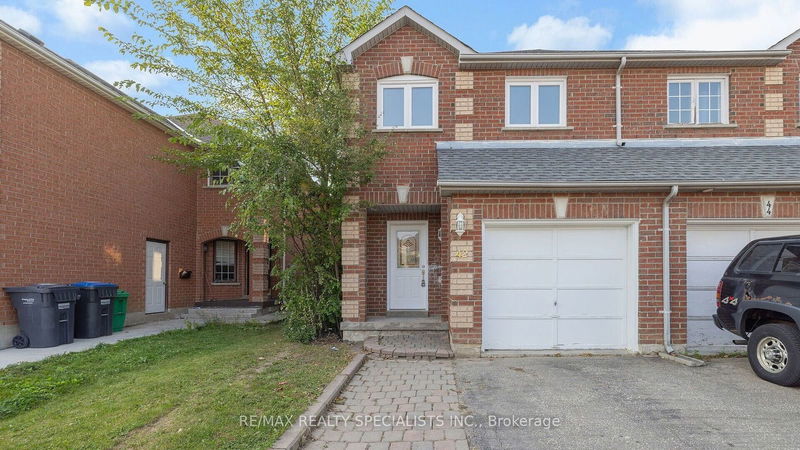 42 Caruso Dr  Brampton, L6Y 5B2 | Image 1