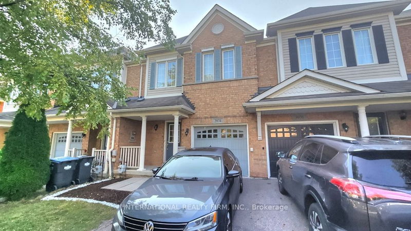 3974 Stardust Dr  Mississauga, L5M 8A5 | Image 2