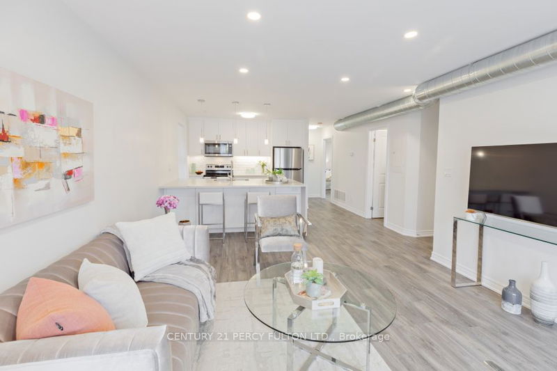 home for lease on 2-391 Royal York Road