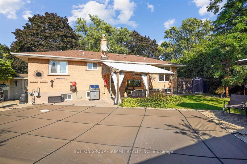 486 Lees Lane  Oakville, L6L 4T2 | Image 34