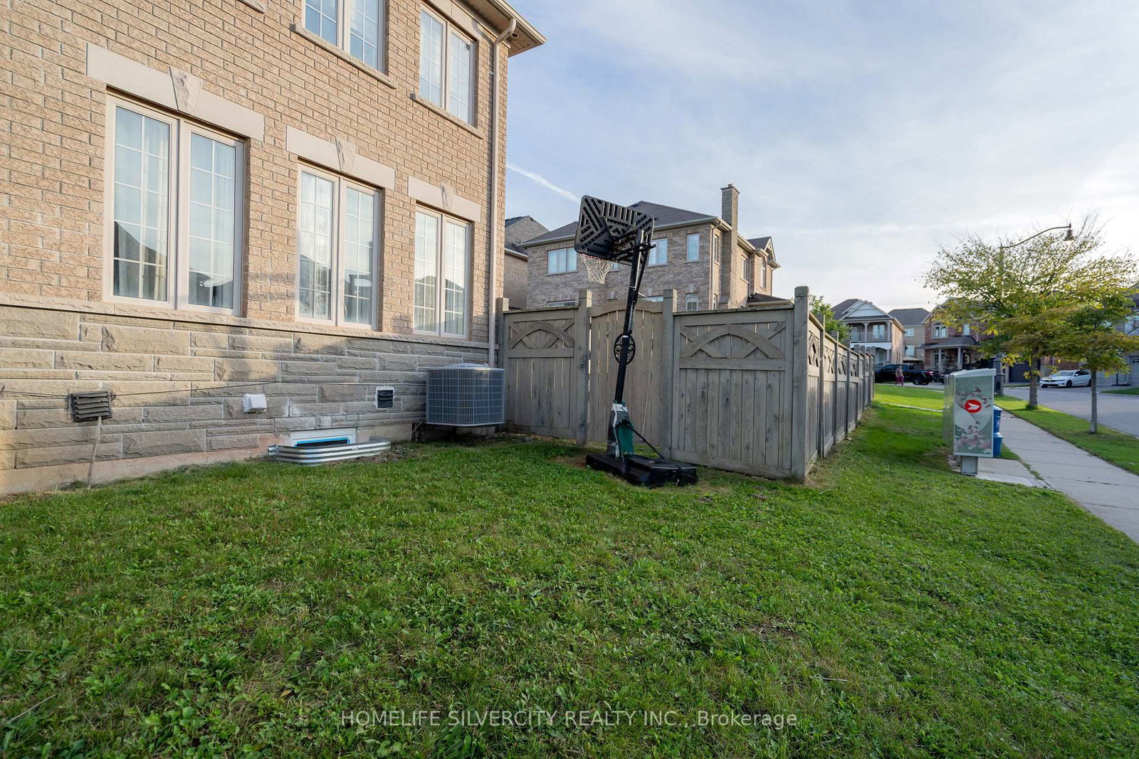 Listing Image 37