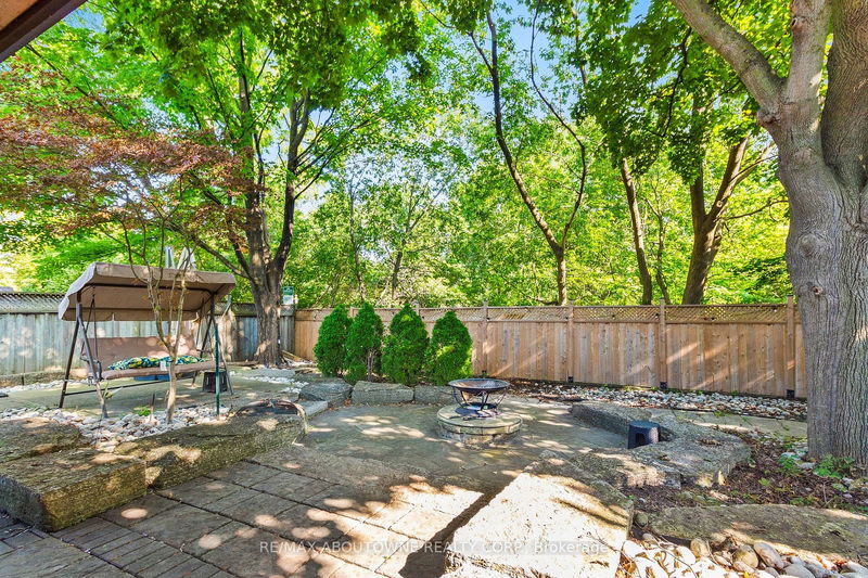 1230 Wood Pl  Oakville, L6L 2R5 | Image 37