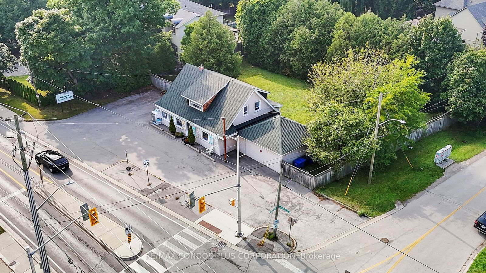 Building in 509 Lakeshore Road