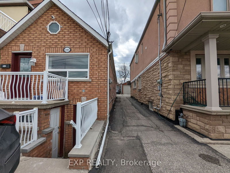 home for lease on 1159 Roselawn Avenue