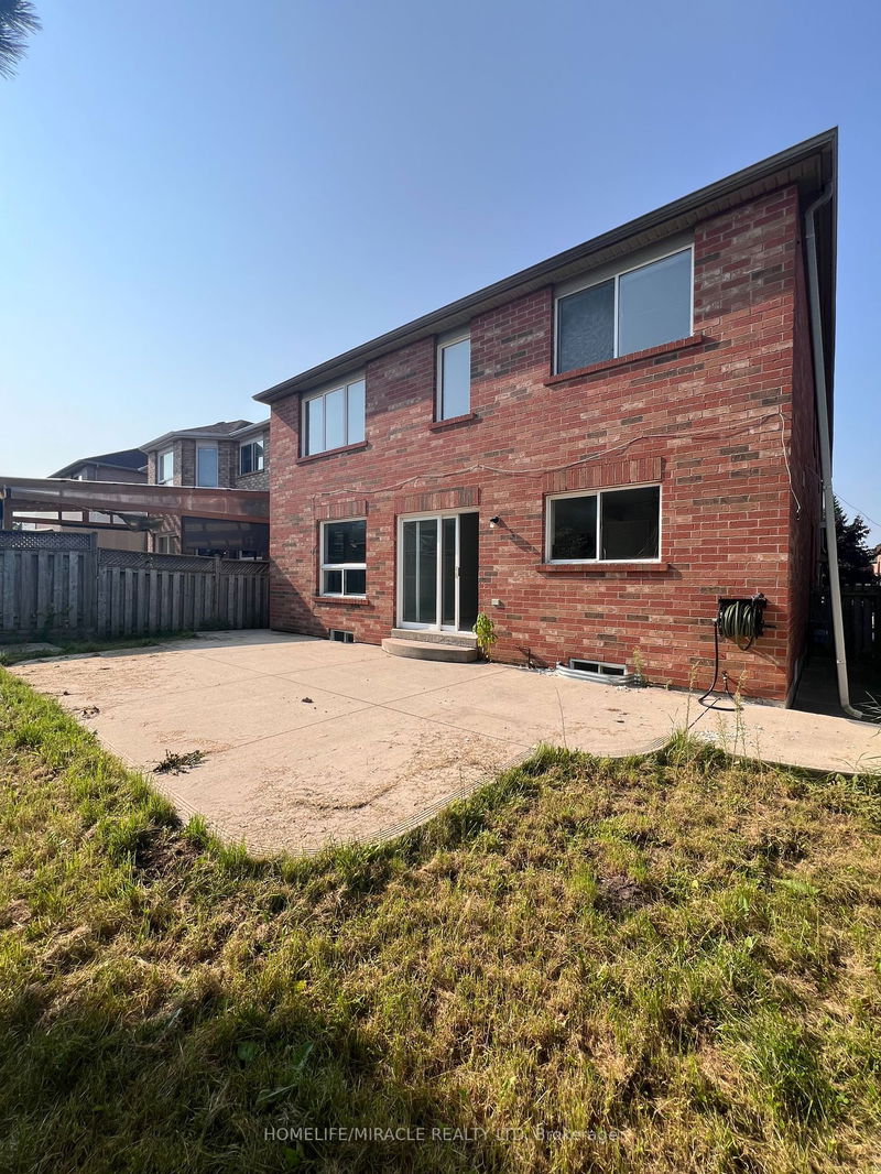 245 Fernforest Dr  Brampton, L6R 1E1 | Image 30