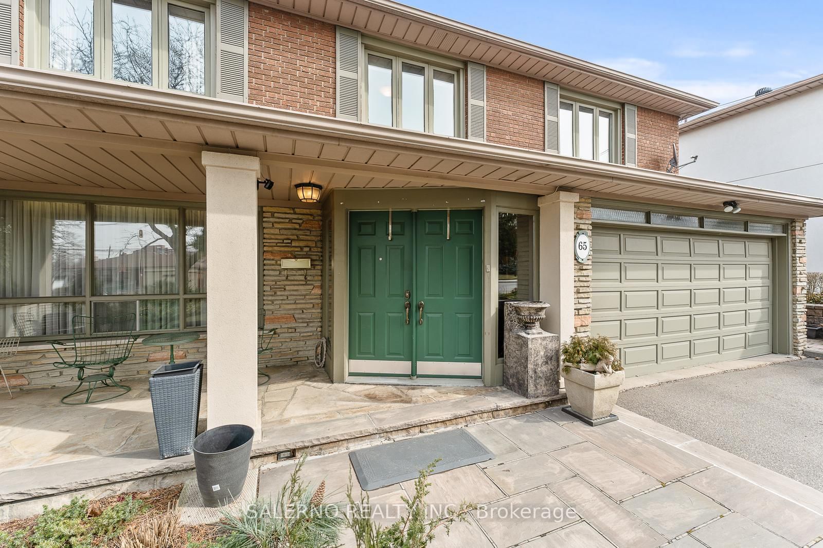 Listing Image 4