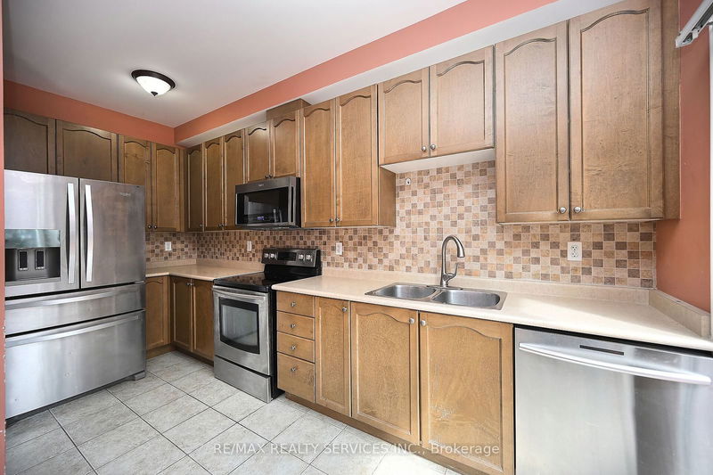 19 Martree Cres  Brampton, L6V 4R3 | Image 11