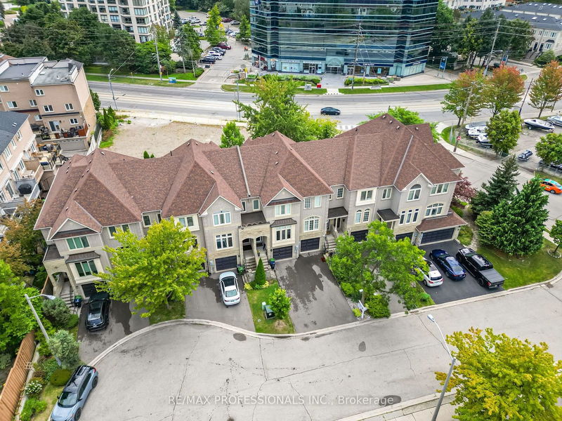 7 Greystone Crt  Toronto, M8V 4A5 | Image 2