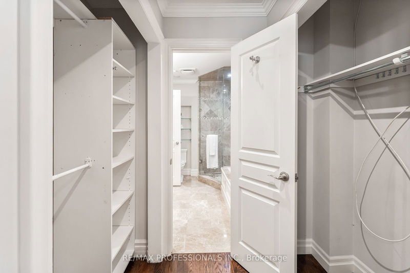 7 Greystone Crt  Toronto, M8V 4A5 | Image 24