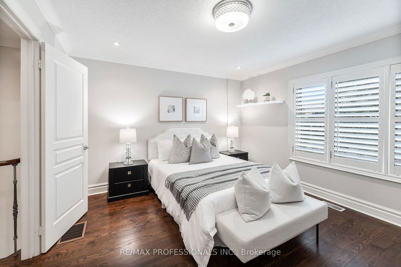 7 Greystone Crt  Toronto, M8V 4A5 | Image 28