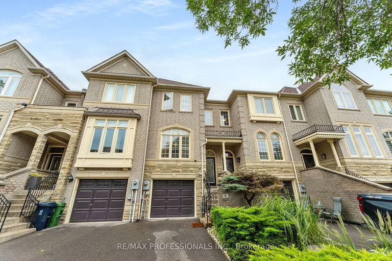 7 Greystone Crt  Toronto, M8V 4A5 | Image 3