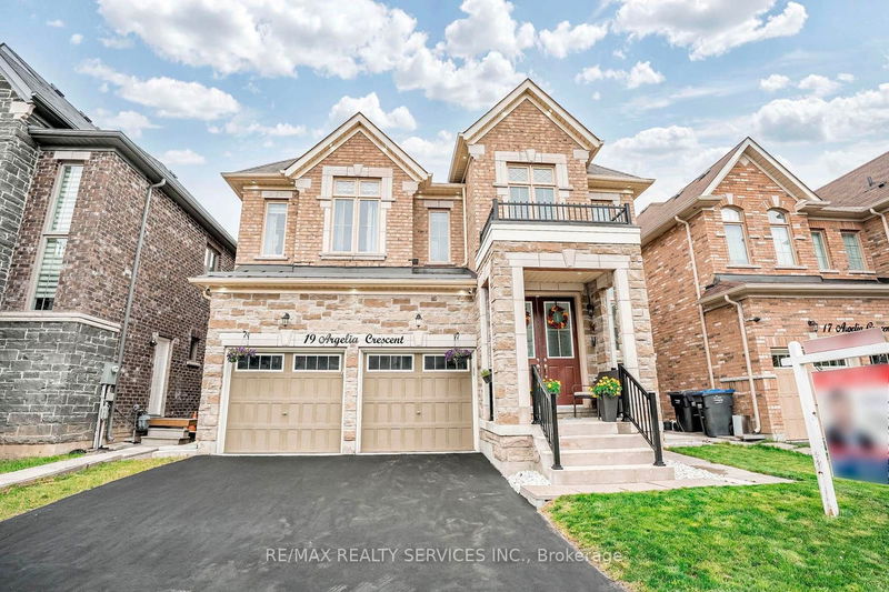 home for sale on 19 Argelia Crescent