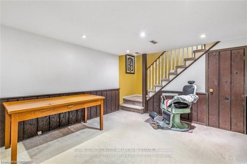 28 Parkview Pl  Brampton, L6W 2G3 | Image 25