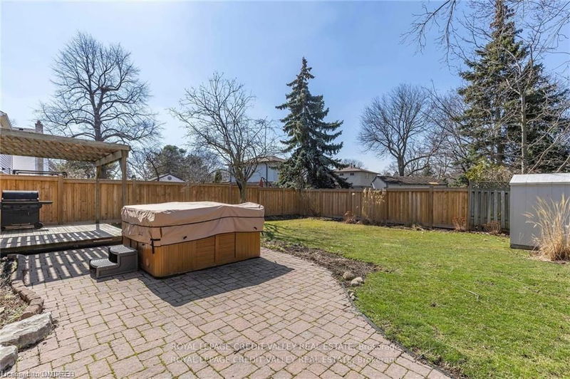 28 Parkview Pl  Brampton, L6W 2G3 | Image 30