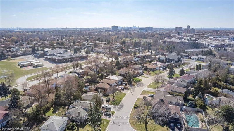 28 Parkview Pl  Brampton, L6W 2G3 | Image 38