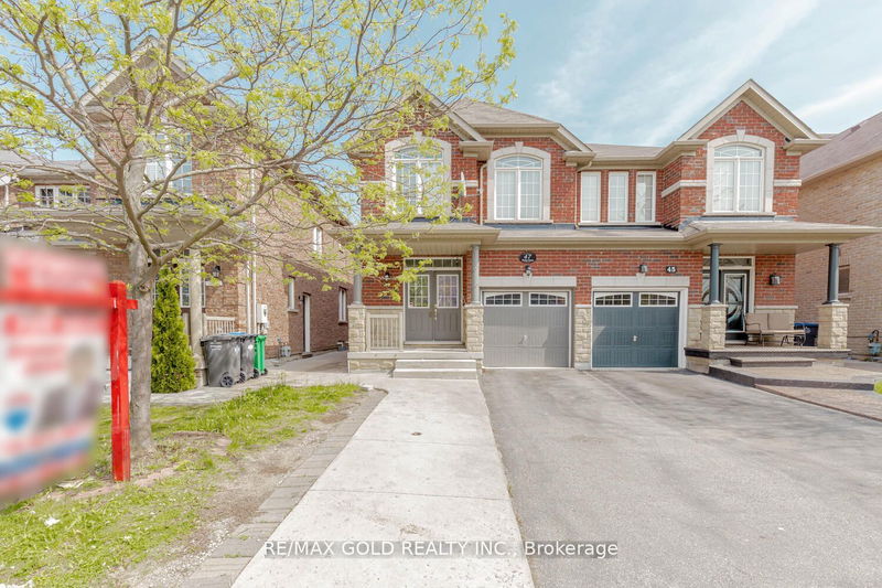 47 Matthew Harrison St  Brampton, L6P 3H3 | Image 1