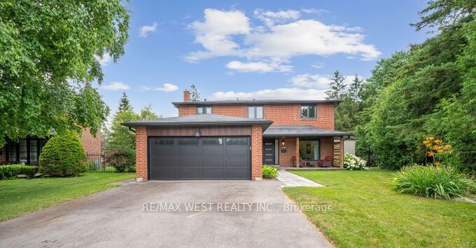 4021 Mahogany Row  Mississauga, L4W 2H7 | Image 1