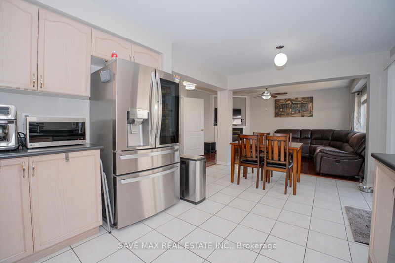 85 Botavia Downs Dr  Brampton, L7A 3R5 | Image 8