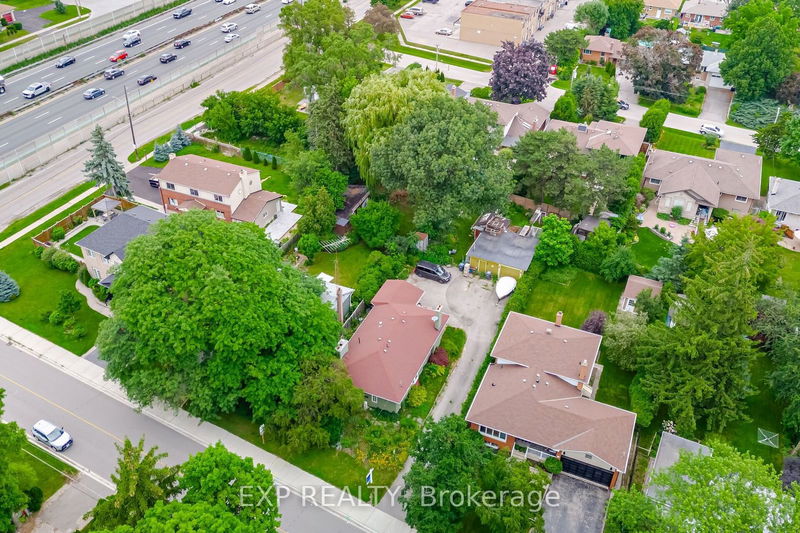 1635 Kenmuir Ave  Mississauga, L5G 4B6 | Image 3