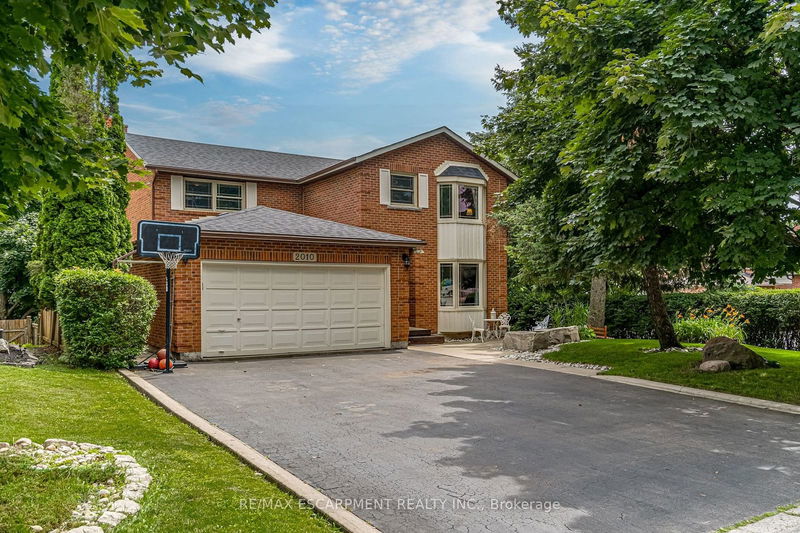 2010 Keller Crt  Burlington, L7P 4N4 | Image 1