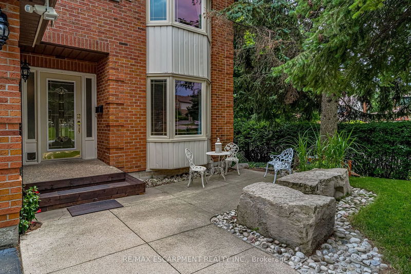 2010 Keller Crt  Burlington, L7P 4N4 | Image 3