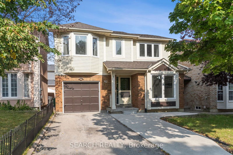 62 Stoneledge Circ  Brampton, L6R 1J7 | Image 3