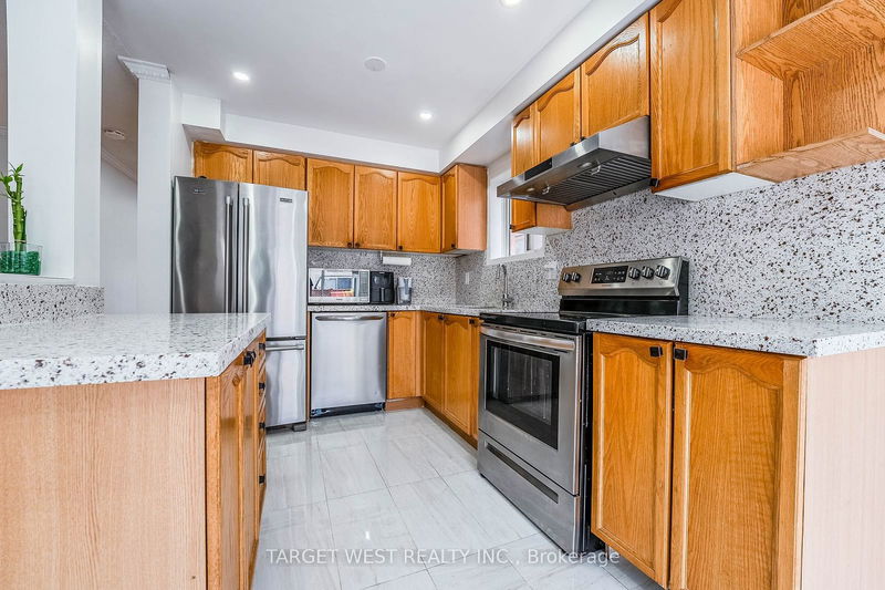 18 Spencer Dr  Brampton, L7A 2A4 | Image 11