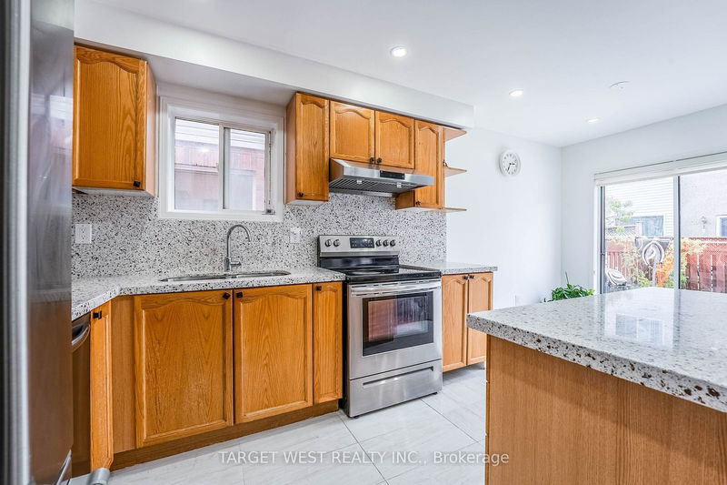 18 Spencer Dr  Brampton, L7A 2A4 | Image 12