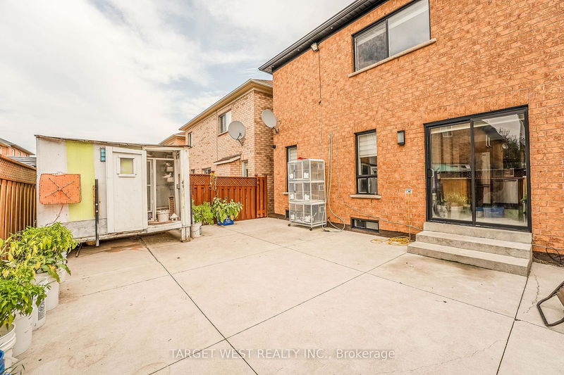 18 Spencer Dr  Brampton, L7A 2A4 | Image 22