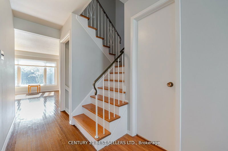 68 Lynmont Rd  Toronto, M9V 3X2 | Image 18