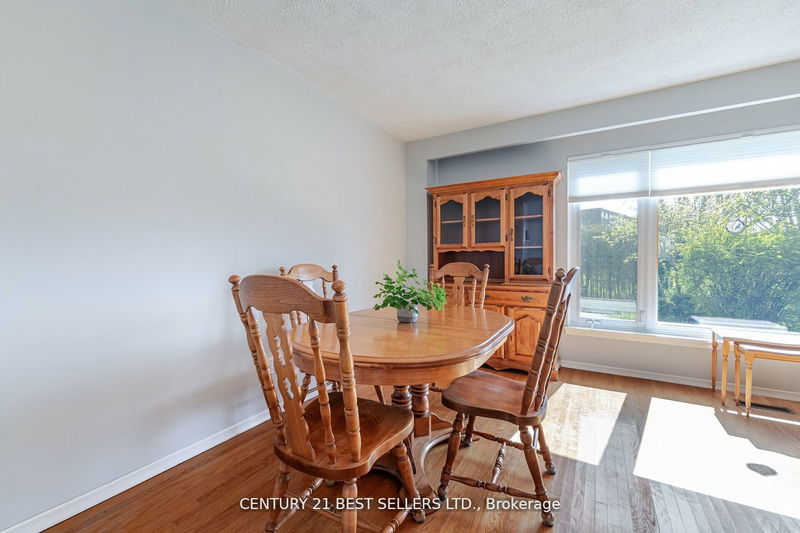 68 Lynmont Rd  Toronto, M9V 3X2 | Image 9