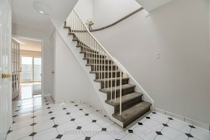 50 Franca Cres  Toronto, M9V 4S3 | Image 22