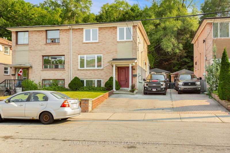 58 Edinborough Crt  Toronto, M6N 2E8 | Image 1