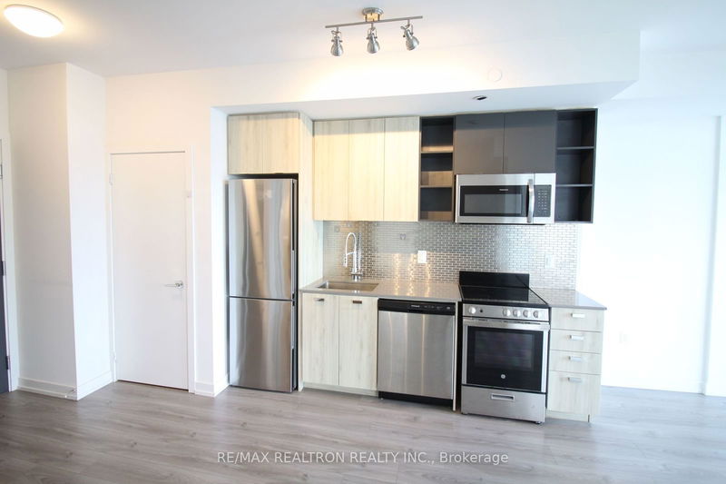 home for lease on 903-10 De Boers Drive