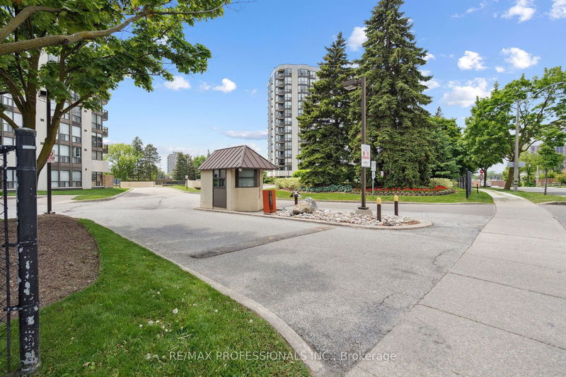  1405 - 1155 Bough Beeches Blvd  Mississauga, L4W 4N2 | Image 2