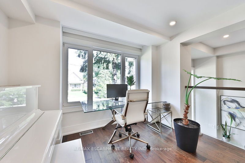 4b Twenty Seventh St  Toronto, M8W 2X3 | Image 14