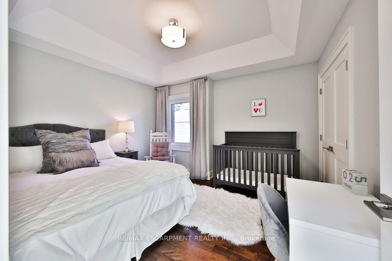 4b Twenty Seventh St  Toronto, M8W 2X3 | Image 25