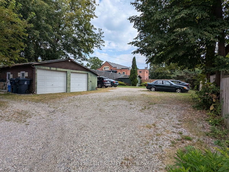 115 Parkside Dr  Toronto, M6R 2Y8 | Image 3