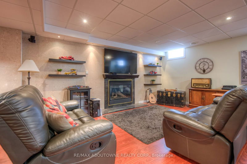 2386 Wasaga Dr  Oakville, L6H 0B7 | Image 23