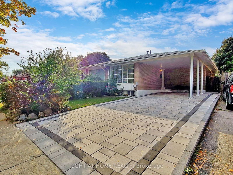 2409 Yeovil Rd  Mississauga, L5J 2G1 | Image 1