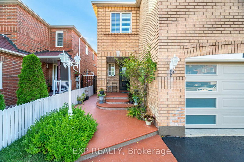 891 Stonebridge Ave, Mississauga, L5V 2L3 | Image 2