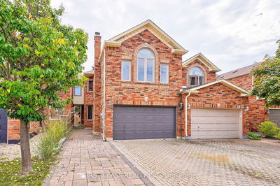 2035 Lumberman Lane  Oakville, L6M 2Z1 | Image 1